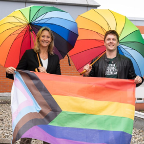 Regenboogvlag in Harderwijk en Lelystad